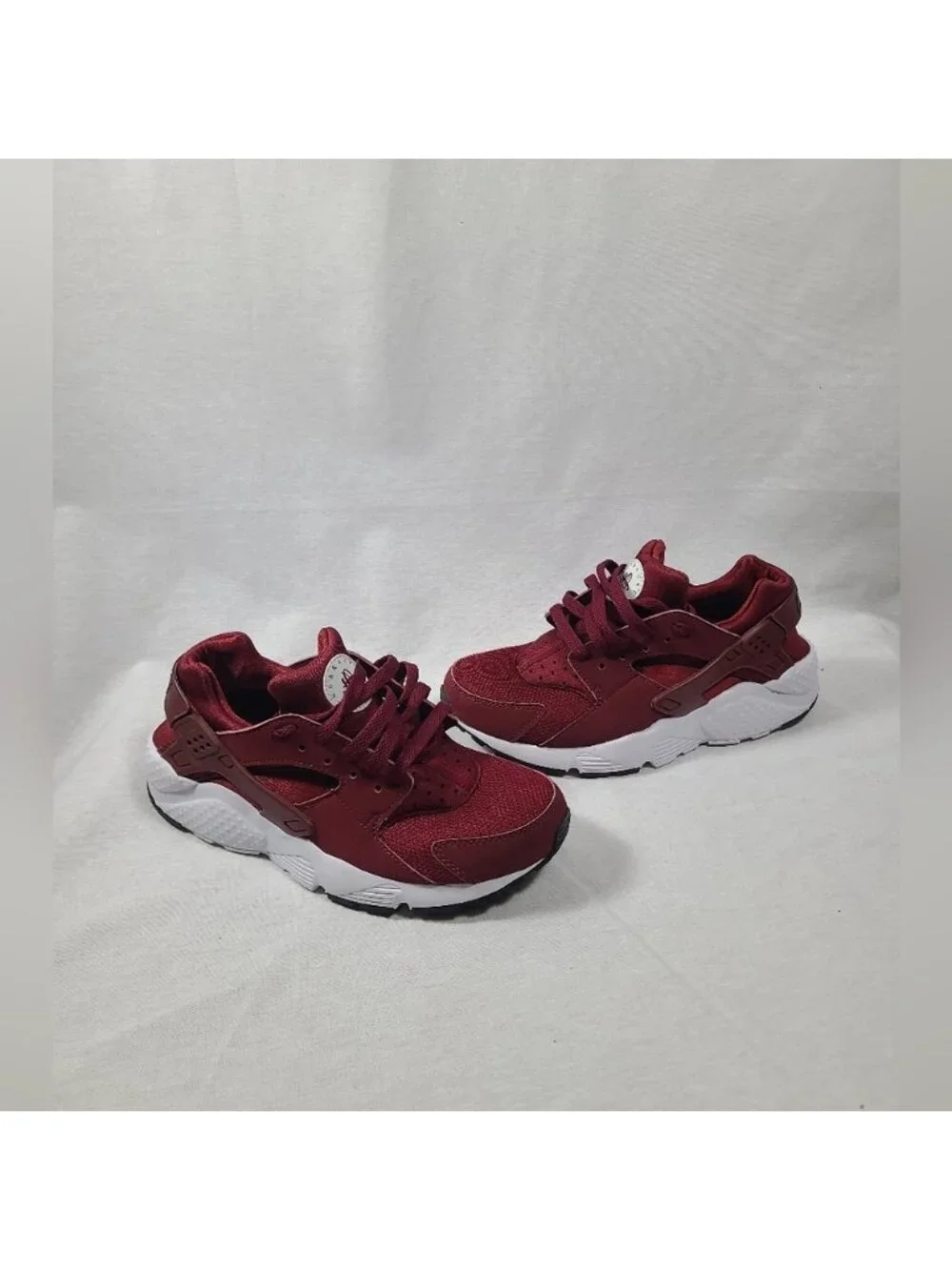 Nike air huarache shoes- Youth Size 5.5/ Womens Size 7